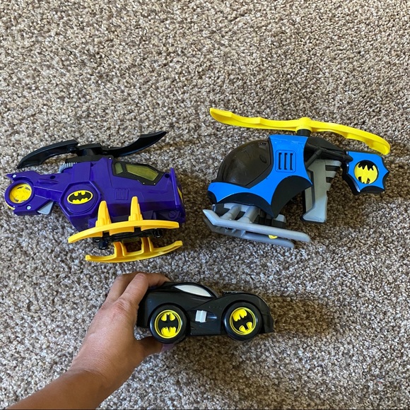 Batgirl, Batcopter and Batmobile - Picture 2 of 4